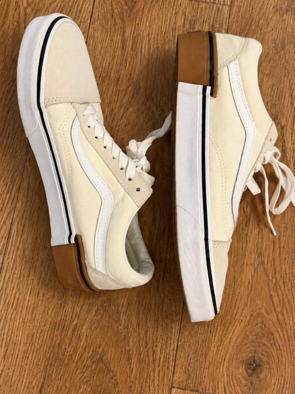 Canvas Low-Top Sneakers in Cream with White Stripe Men's 7.5 Women's 9